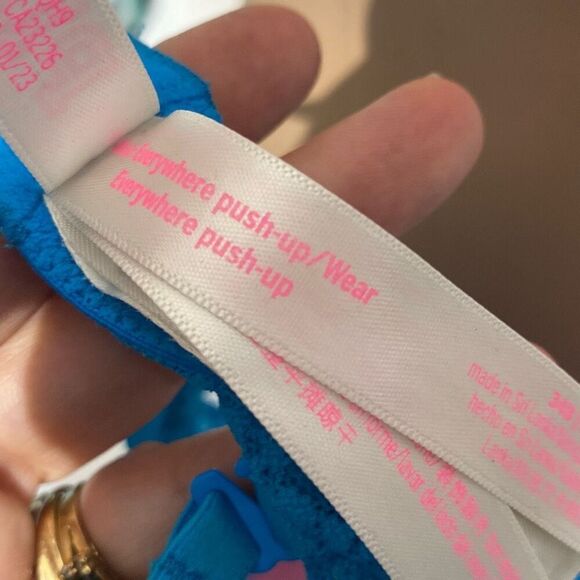 Pink Victoria's Secret Women's Blue Wear Everywhere Rhinestone Push Up Bra 34B - Picture 11 of 11